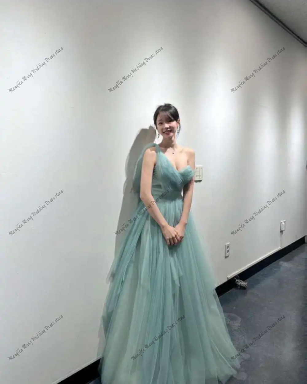 Photography Basic - 妖精チュールダスティグリーンイブニングドレス韓国女性の結婚式の写真撮影パーティードレスワンショルダーロングウエディングドレスカスタムメイド