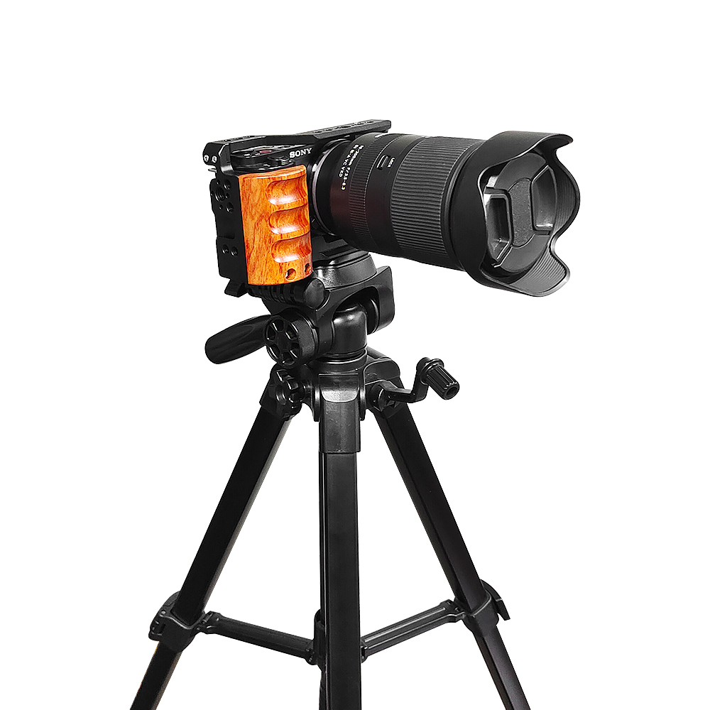 ソニーZV-E10用ケージカメラ、木製ハンドル付きコールドシ - Camera Cage Baseplate のレビューと価格