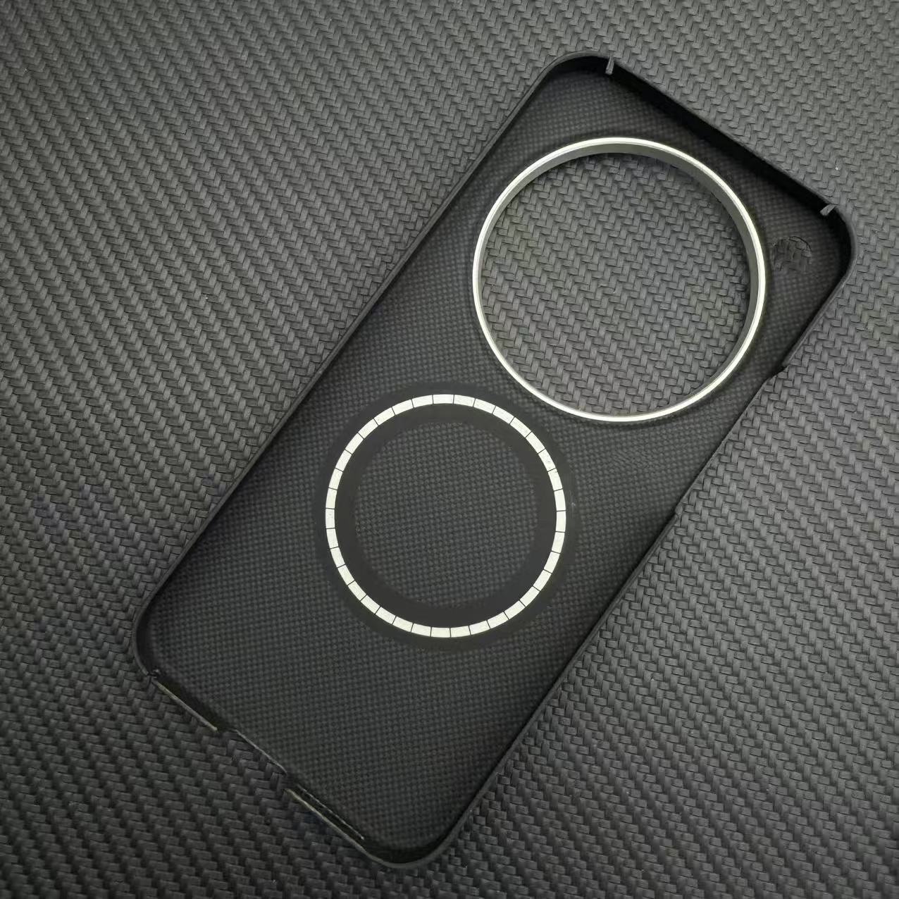 磁気ケブラー炭素繊維電話ケース Xiaomi 17 ウルトラ - Photography Xiaomi 17 Ultra のレビューと価格